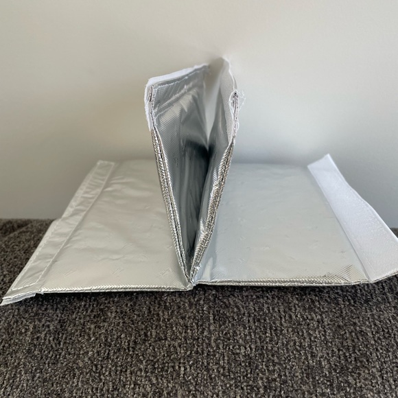 New drawstring cooler bag. - Picture 3 of 3